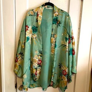 Violet + Claire Floral Kimono
